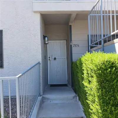 2856 Bluebonnet Drive 2 Entry