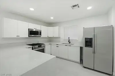 4013 Esmeralda Avenue, Las Vegas, NV 89102 Kitchen