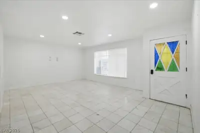 4013 Esmeralda Avenue, Las Vegas, NV 89102 Living Room