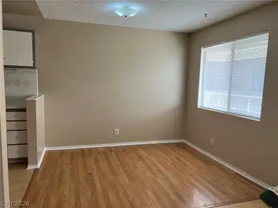 304 Orland Street 55 Dining Area