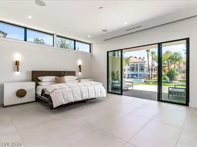 8733 Newport Isle Court, Las Vegas, NV 89117 Bedroom