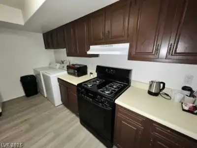 4650 Koval 14 Lane, Las Vegas, NV 89109 Kitchen