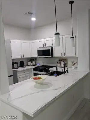 1104 Dusty Creek Street, Las Vegas, NV 89128 Kitchen