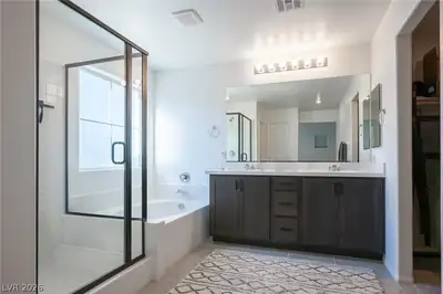 10950 Fennel Avenue, Las Vegas, NV 89166 Primary Bathroom
