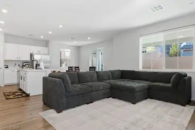 10950 Fennel Avenue, Las Vegas, NV 89166 Living Room