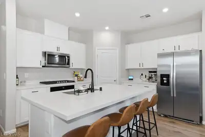 10950 Fennel Avenue, Las Vegas, NV 89166 Kitchen