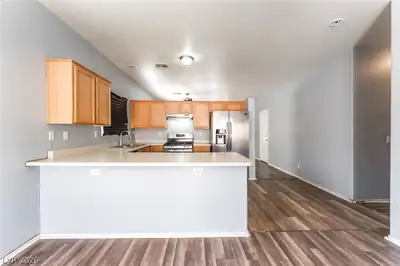 6249 Highland Gardens Drive, North Las Vegas, NV 89031 Kitchen
