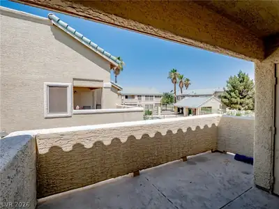 1401 Linnbaker Lane 202 Patio