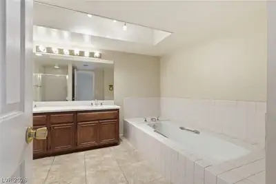 4378 Shortleaf Street, Las Vegas, NV 89119 Primary Bathroom