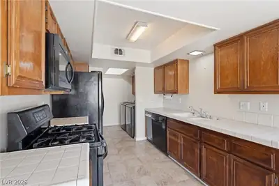4378 Shortleaf Street, Las Vegas, NV 89119 Kitchen