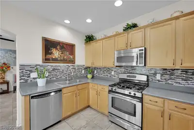 6742 Frances Celia Avenue, Las Vegas, NV 89122 Kitchen