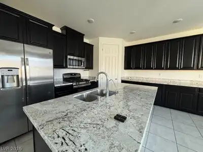 4076 Topaz Hills Drive, North Las Vegas, NV 89032 Kitchen