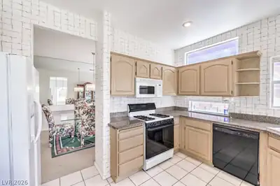 1019 Skysail Drive, Henderson, NV 89011 Kitchen