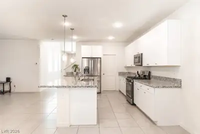 513 Founders Creek Avenue, North Las Vegas, NV 89084 Kitchen