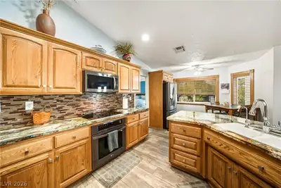 2060 Red Rock Drive, Pahrump, NV 89048 Kitchen