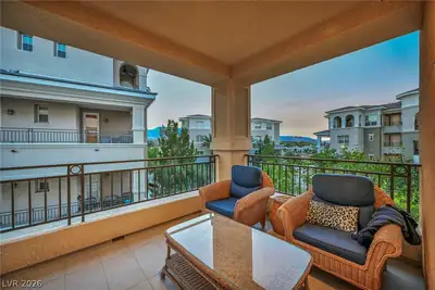 9219 Tesoras Drive 302 Patio