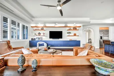 9219 Tesoras Drive 302 Living Room