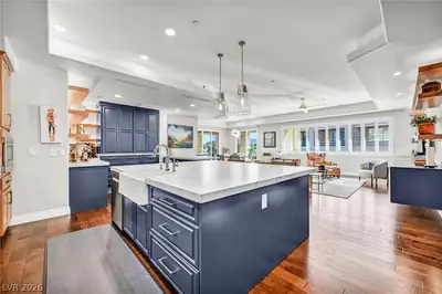 9219 Tesoras Drive 302 Kitchen