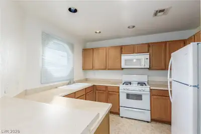 5072 South Rainbow Boulevard 205 Kitchen