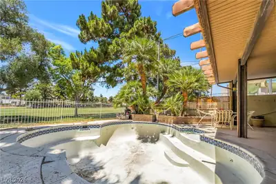 2985 Bel Air Drive, Las Vegas, NV 89109 Pool