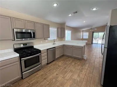 1574 Autum Hill, Henderson, NV 89052 Kitchen