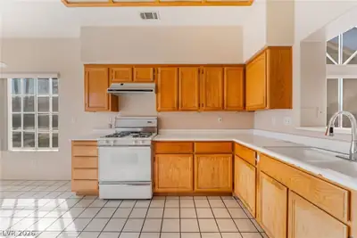 8150 Canto Avenue Kitchen