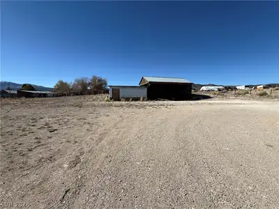 237 East Fairview Lane Yard