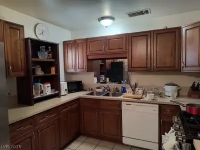 4706 GARDEN PLACE, Las Vegas, NV 89107 Kitchen
