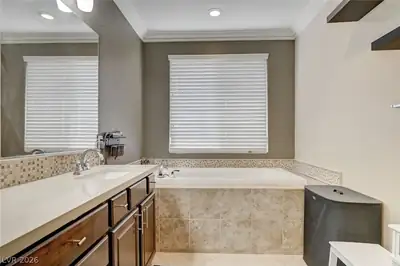 8586 Monument Lake Court, Las Vegas, NV 89113 Primary Bathroom