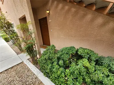 1050 East Cactus Avenue 1029 Front of Structure