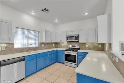 8944 Snowtrack Avenue, Las Vegas, NV 89149 Kitchen