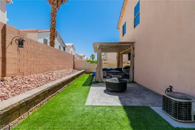 8944 Snowtrack Avenue, Las Vegas, NV 89149 Yard