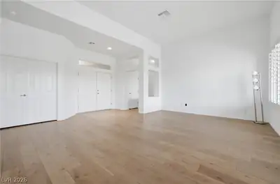 511 Eagle Vista Drive Living Room