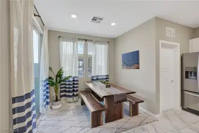 11256 Rainbow Peak Avenue 208 Dining Area