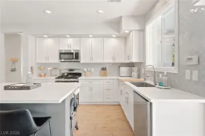3412 Perching Bird Lane Kitchen