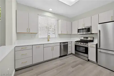 9516 City Hill Court Kitchen