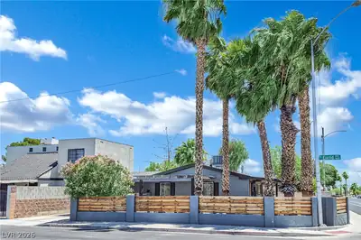 1605 Euclid Avenue, Las Vegas, NV 89104 Front of Structure