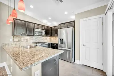 5924 Radiance Park Street Kitchen