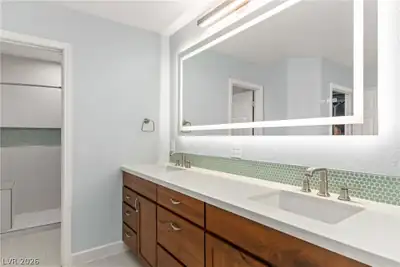 2808 Crystal Beach Drive, Las Vegas, NV 89128 Primary Bathroom