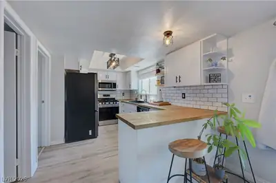 1909 Natalee Drive, Henderson, NV 89011 Kitchen