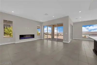 32 Stone Yucca Court Living Room