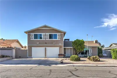 4714 Plata Del Sol Drive, Las Vegas, NV 89121 Front of Structure