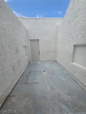 1800 Edmond Street 116 Patio
