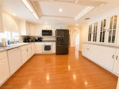 3010 East Viking Road Kitchen
