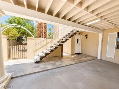 3010 East Viking Road Patio