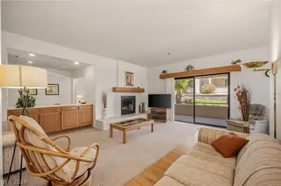 3859 Desert Marina Drive 253 Living Room