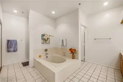 3859 Desert Marina Drive 253 Primary Bathroom