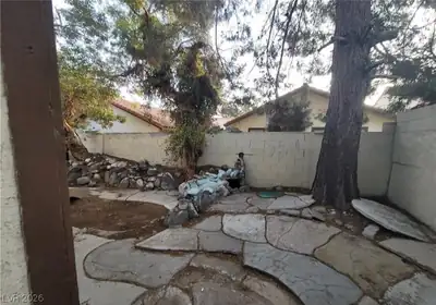 108 Boysenberry Lane Yard