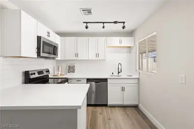 115 Ivy Street, Henderson, NV 89015 Kitchen