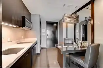 2600 West Harmon Avenue 17039 Kitchen